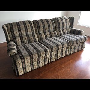 Couch with two reclining lounges